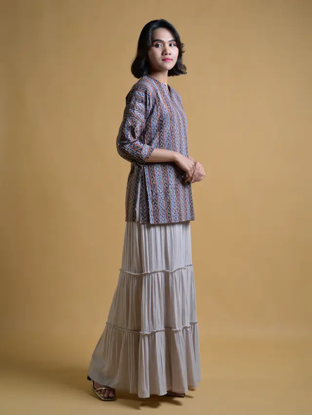 Model Baju Batik Tunik Bawahan Rok