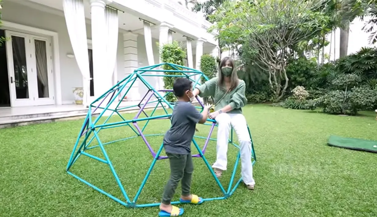 Nia Ramadhani (Youtube/TRANS TV Official)