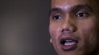 Pemain Persija Jakarta, Riko Simanjuntak, saat peluncuran sepatu Specs Illuzion di Restoran Terrace, Jakarta, Senin (4/6/2018). Sejumlah bintang Liga 1 Indonesia menghadiri peluncuran sepatu terbaru dari Specs. (Bola.com/Vitalis Yogi Trisna)