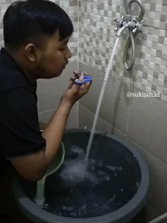 6 Tingkah Bapak-Bapak Ini Sia-Sia, Mau Ketawa Takut Dosa