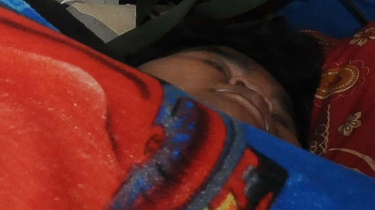 Setiap hari, Ahmad banyak menghabiskan waktunya dengan berbaring dan duduk di ruang tamu rumahnya yang berlokasi di Jalan SMP 160 Ceger, Cipayung, Jakarta Timur.