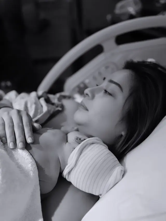 Momen melairkan Nikita Willy. (Foto: Instagram Stories @nikitawillyofficial94)