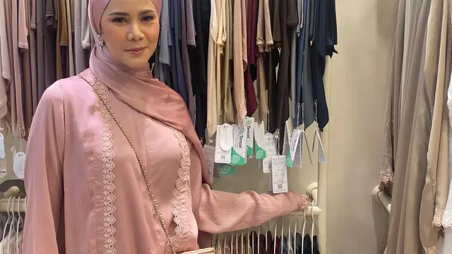 Cynthia Ramlan pada acara grand opening Nabillasyal, di kawasan Bintaro, Jakarta Selatan, Sabtu (22/2/2025).