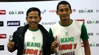 Pelatih PSMS Medan, Djadjang Nurdjaman, rayakan keberhasilan promosi ke Liga 1 2018. (Liputan6.com/Kukuh Saokani)