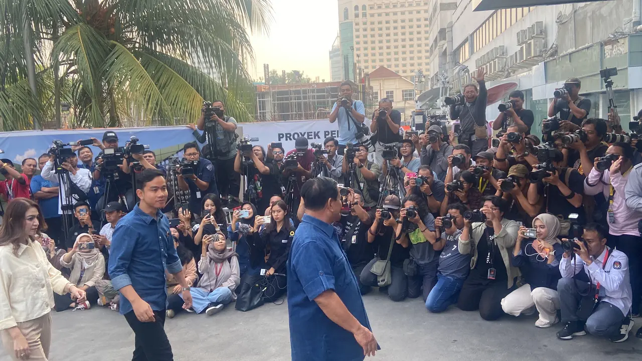 Pasangan calon presiden dan wakil presiden Prabowo Subianto dan Gibran Rakabuming Raka jalani tes kesehatan di RSPAD Gatot Soebroto Jakarta, Kamis (26/10/2023).