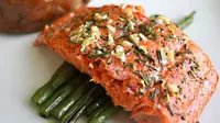 Lemak sehat ikan salmon bantu turunkan kolesterol jahat/copyright Shutterstock.com