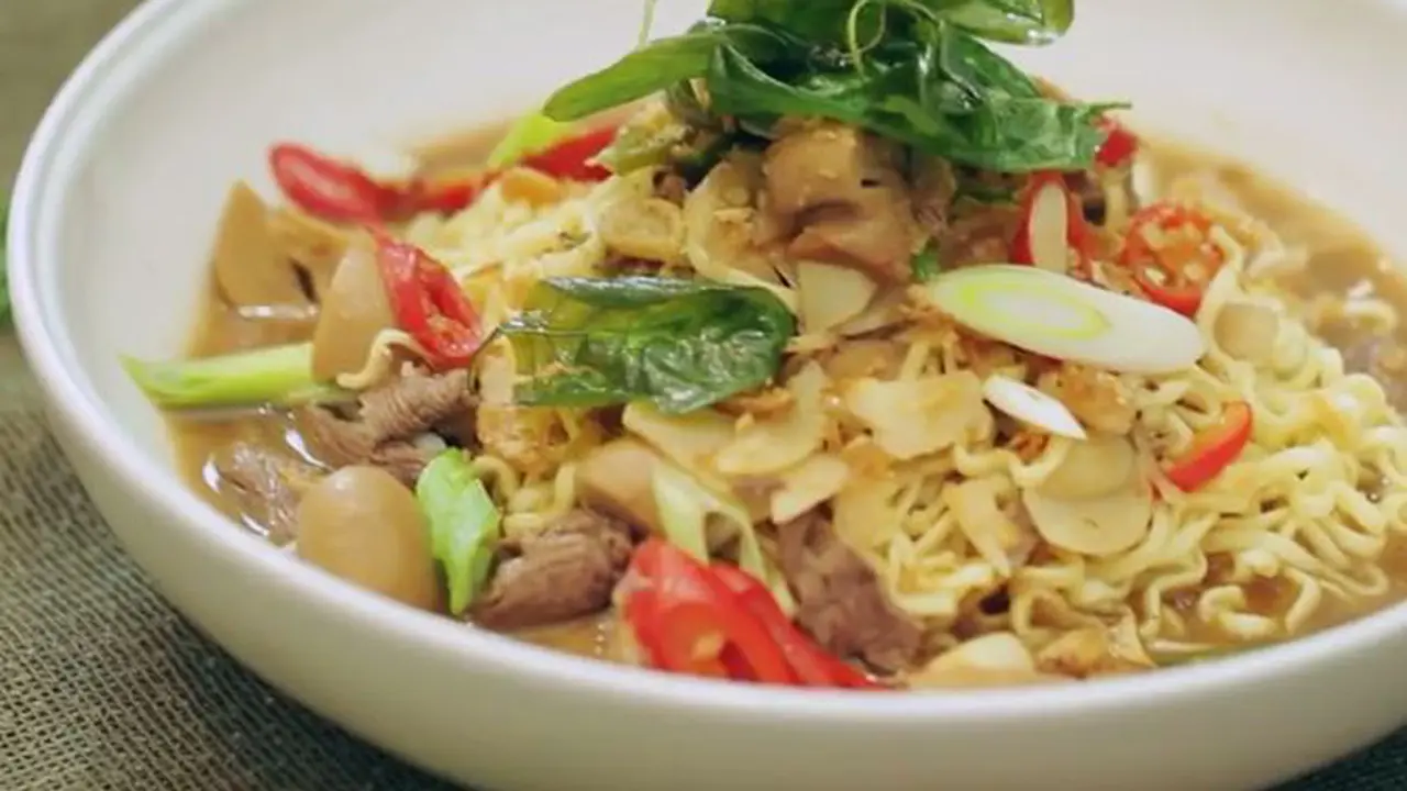  Black Garlic Beef Noodle 