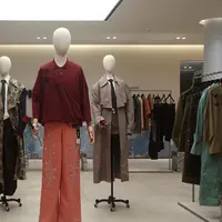 Koleksi ready-to-wear dengan material berpalet netral yang akan menyempurnakan setiap look penggunanya.