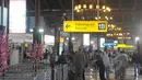 Suasana Terminal keberangkatan 1B di Bandara Soekarno-Hatta, Tangerang, Selasa (17/2). Mulai 1 Maret mendatang, PT Angkasa Angkasa Pura II akan menghapus loket penjualan tiket pesawat di bandara yang dikelolanya. (Liputan6.com/Herman Zakharia)