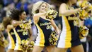 Indiana Pacers Cheerleaders saat tampil pada laga NBA di Indianapolis, AS. (AFP/Andy Lyons/Getty Images)