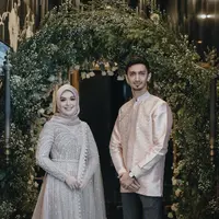 Vebby Palwinta bersama kekasihnya (Instagram/vebbypalwinta)