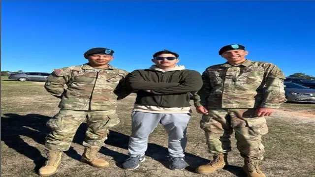 Pria bernama Benaia Manasye Lintjewas yang menjadi anggota tentara Amerika Serikat menjadi viral di media sosial. (Foto: instagram @samuelbenihin)