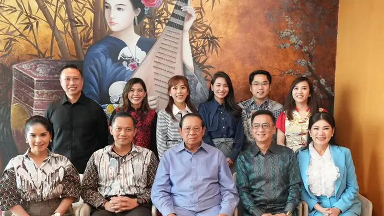Potret Bahagia Merry Riana Rayakan Imlek Bareng Keluarga SBY dan Crazy Rich Hermanto Tanoko, 'Circle' yang Tak Main-Main
