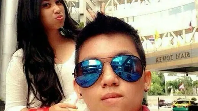 [Bintang] Sederet Foto Mesra Kiki Hasibuan dengan Pasangan Sejenisnya!