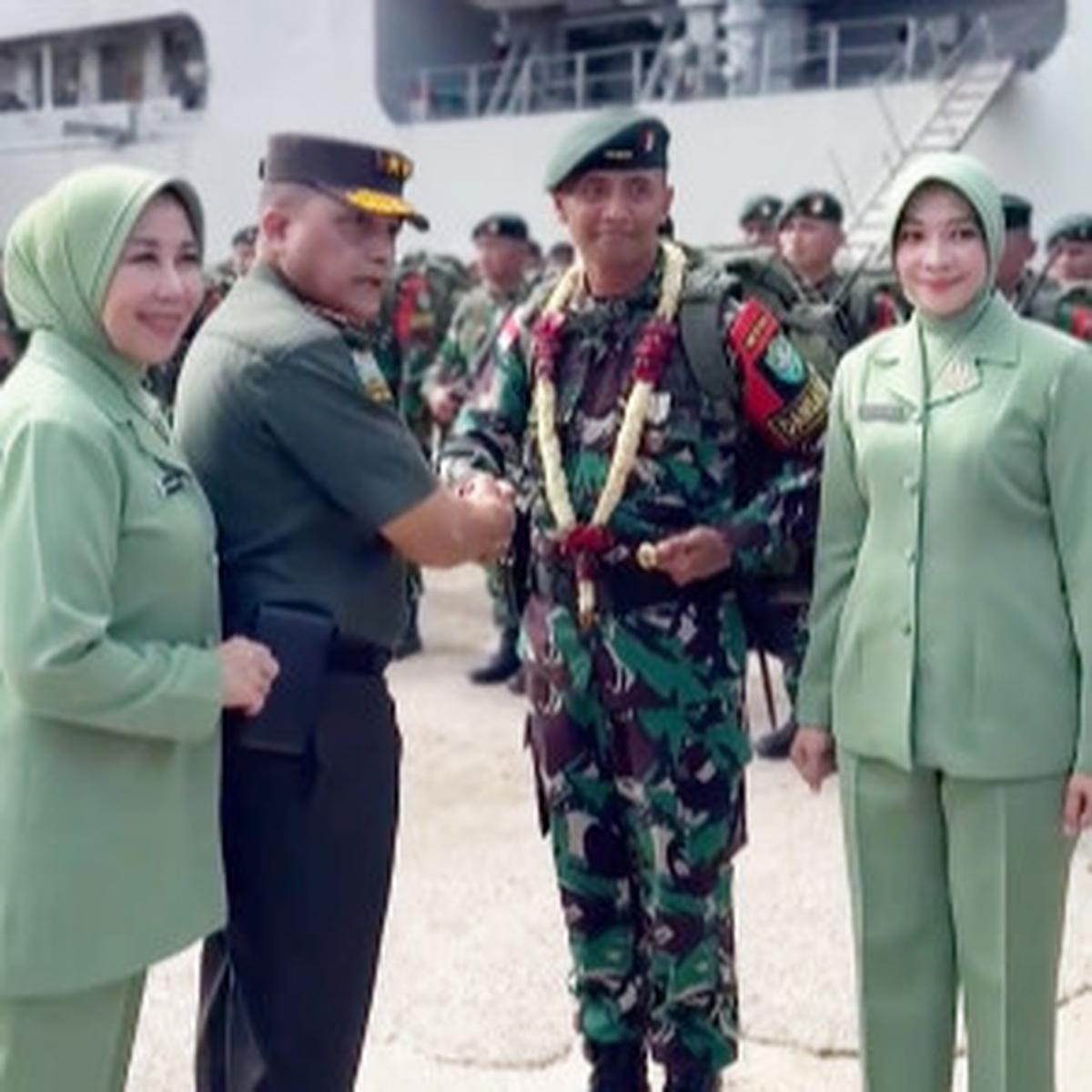 Jenderal TNI Sambut Kepulangan Pasukan dari Papua
