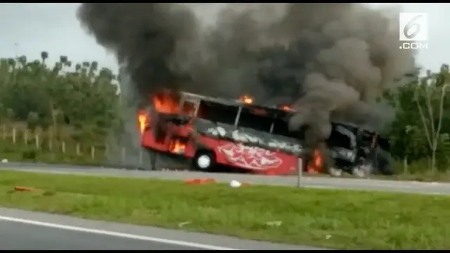 Diduga akibat sopir mengantuk sebuah bus pariwisata menabrak truk pasir hingga terbakar di  Kilometer 127 jalan tol Cipali. Satu orang tewas dalam peristiwa tersebut.
