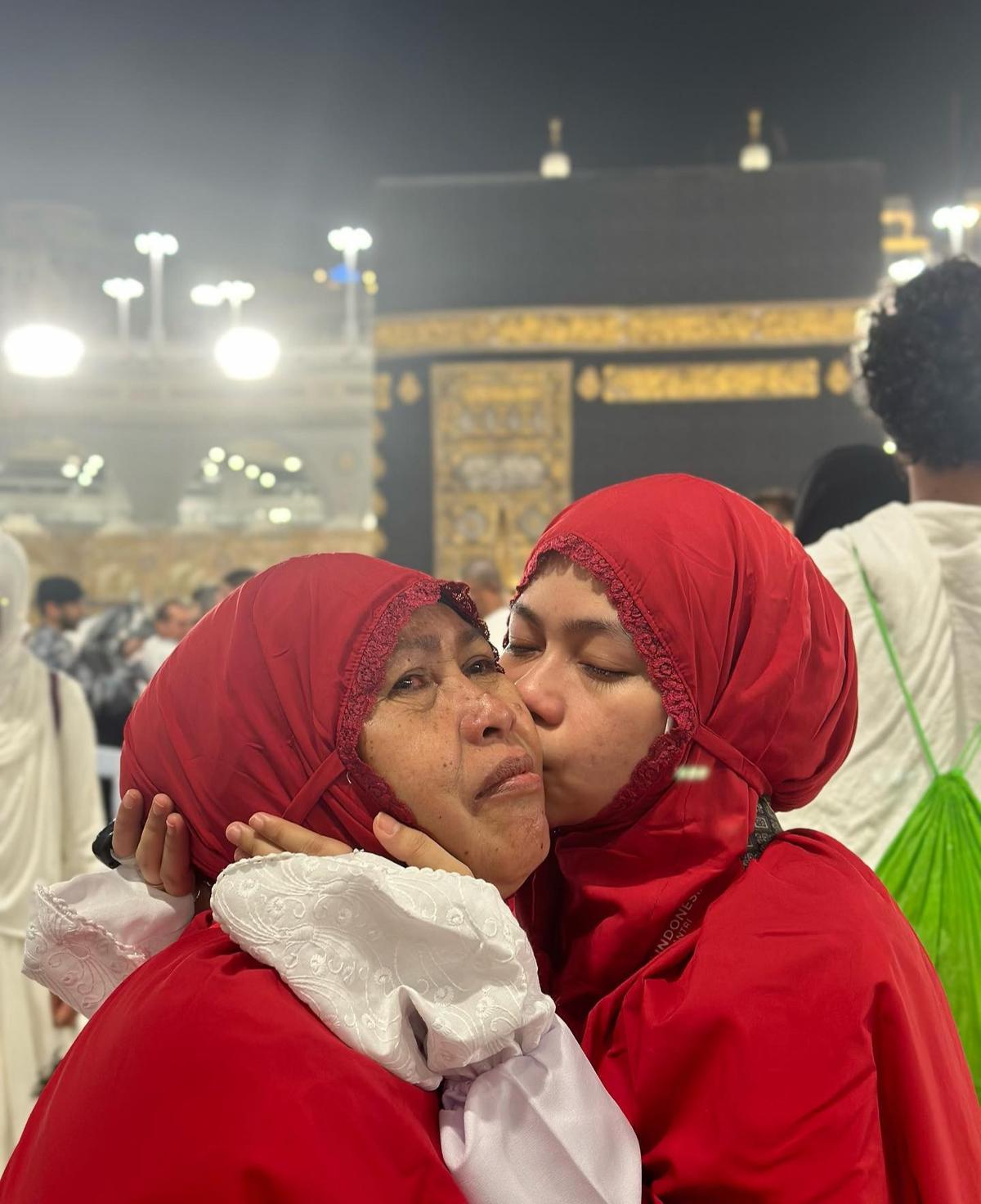Rara LIDA Bersama Ibunda