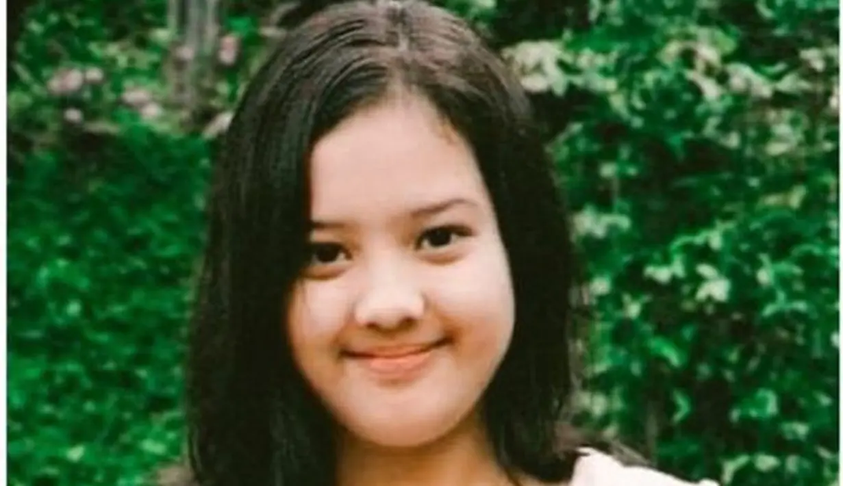 Aktris yang identik perankan karakter pelakor ini memang alami perubahan penampilan drastis ketika sekolah. Ia pernah memiliki pipi yang chubby. Meski begitu, Anya beberapa kali diet ketat hingga akhirnya mengubah penampilannya jadi ideal. (Liputan6.com/IG/anyageraldine)