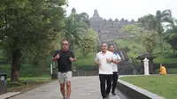 Menteri Perdagangan (Mendag) Zulkifli Hasan menyempatkan waktu untuk berlari pagi mengelilingi Candi Borobudur, Magelang Jawa Tengah, di sela gelaran ASEAN Economic Ministers (AEM) Retreat ke-29, Rabu (22/3/2023).