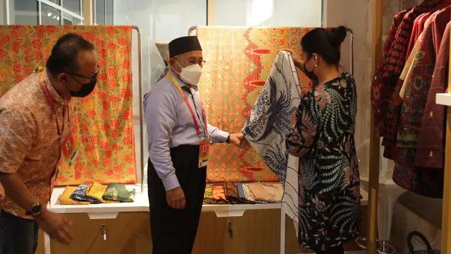 Batik Indonesia jadi primadona yang diincar banyak kolektor dunia di Dubai Expo 2020.