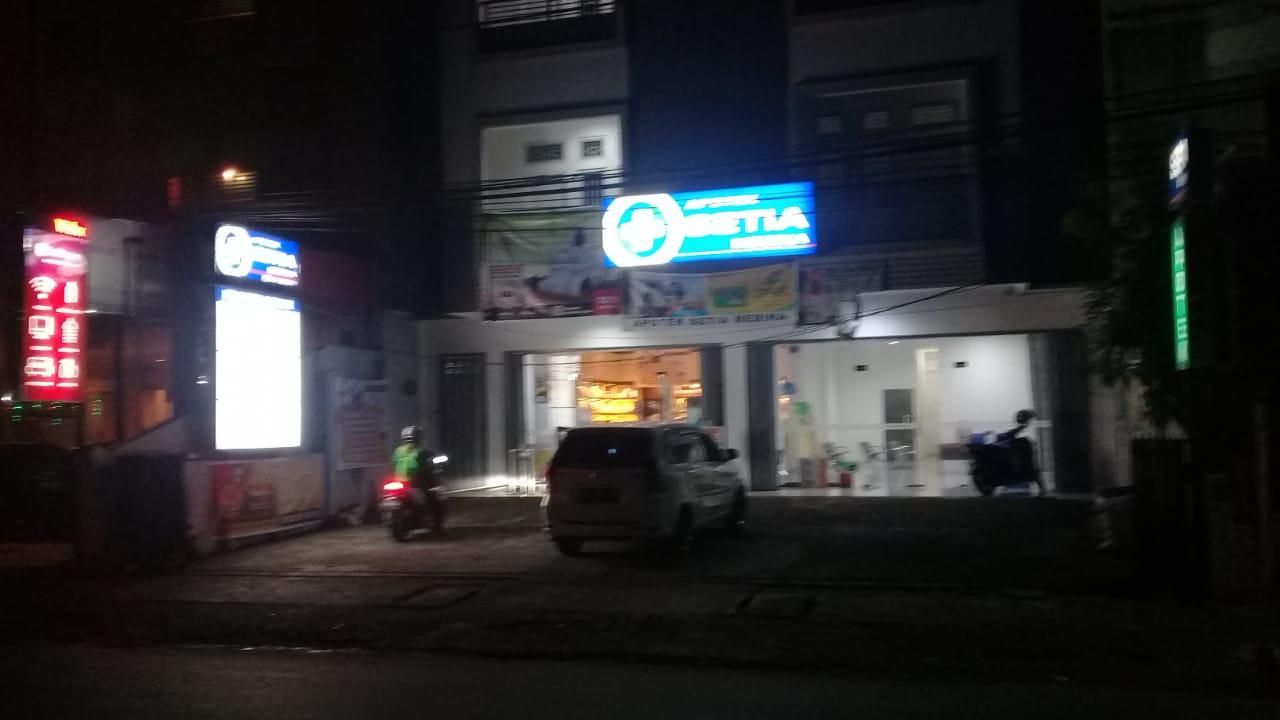 Lokasi praktik dokter yang berada di Kecamatan Sario, Kota Manado, JUmat, 17 April 2020, terlihat sepi.