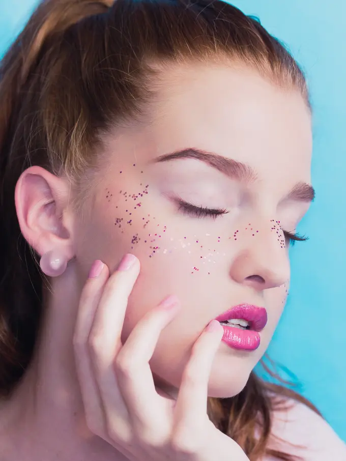 Review editor FIMELA: ULTiMATE DEFINER by Anggie Rassly / Image: Unsplash