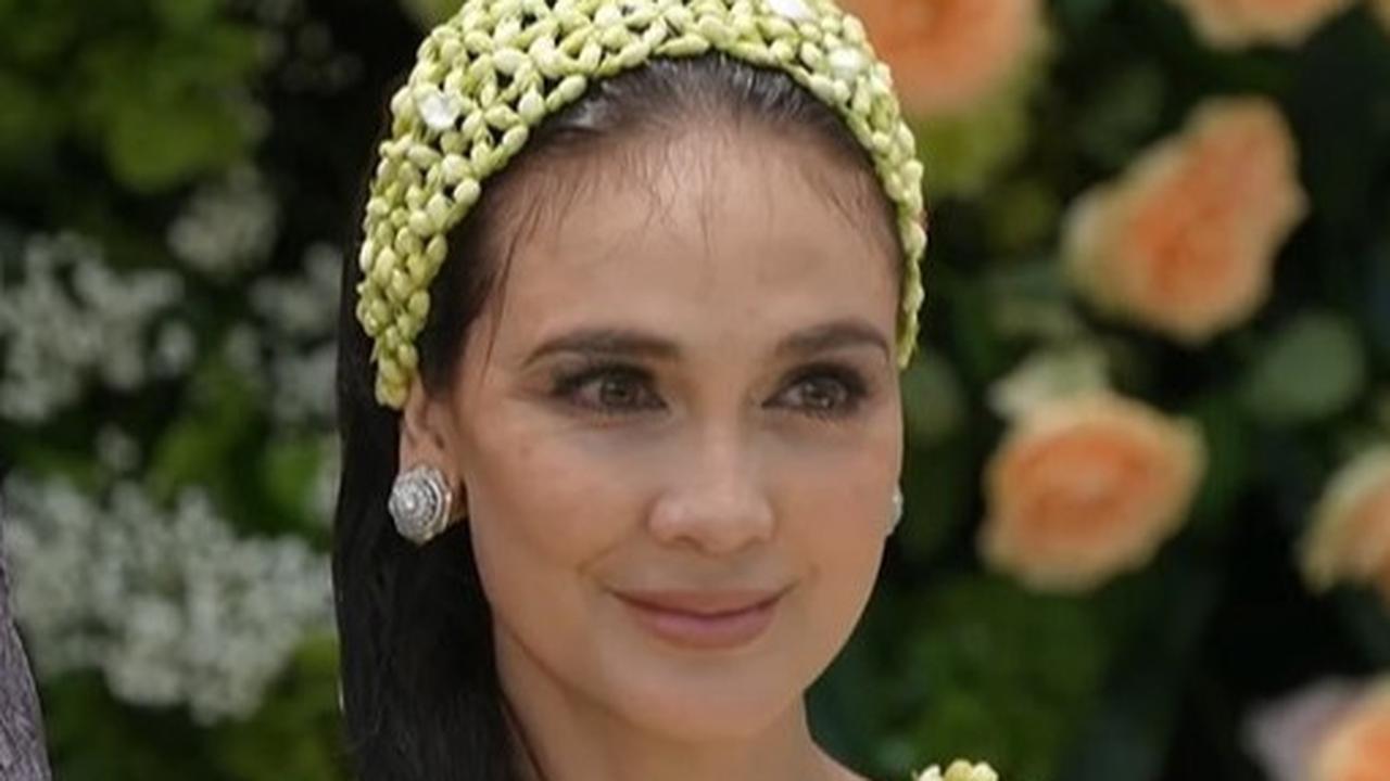 7 Potret Luna Maya di Momen Pecah Kendi Pratolo, Diprediksi Anak Pertamanya Laki-Laki