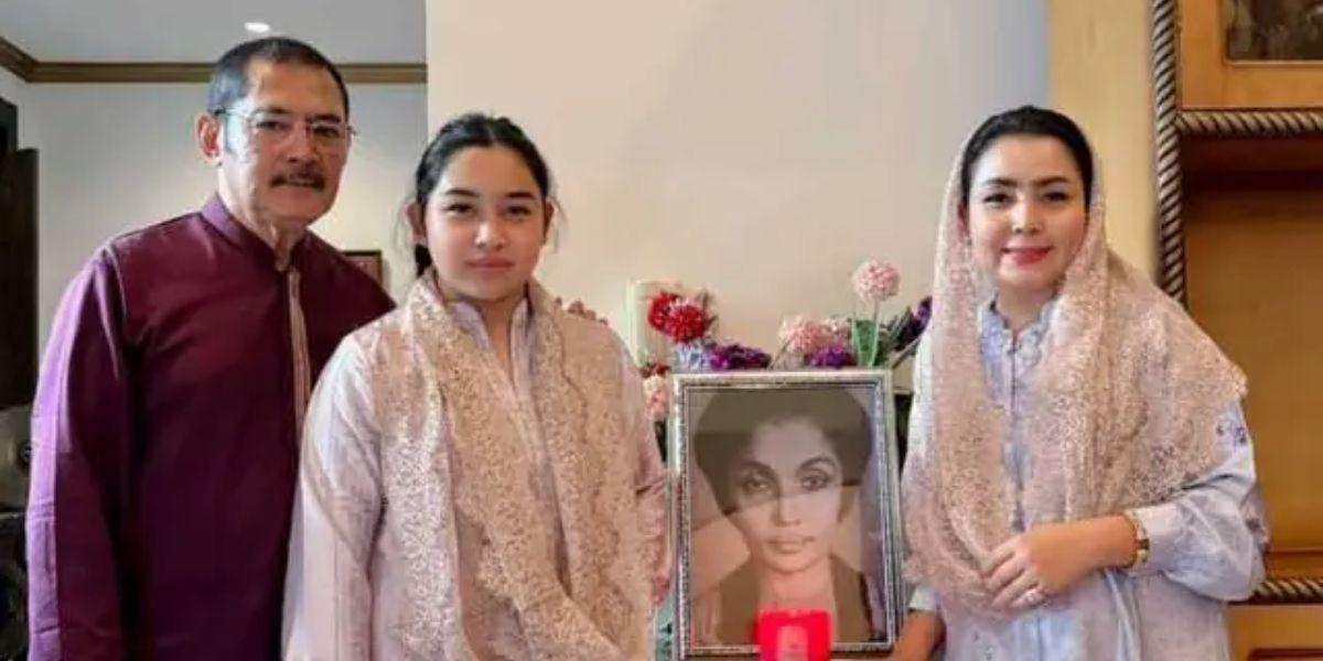 Mayang Sari dan Keluarga