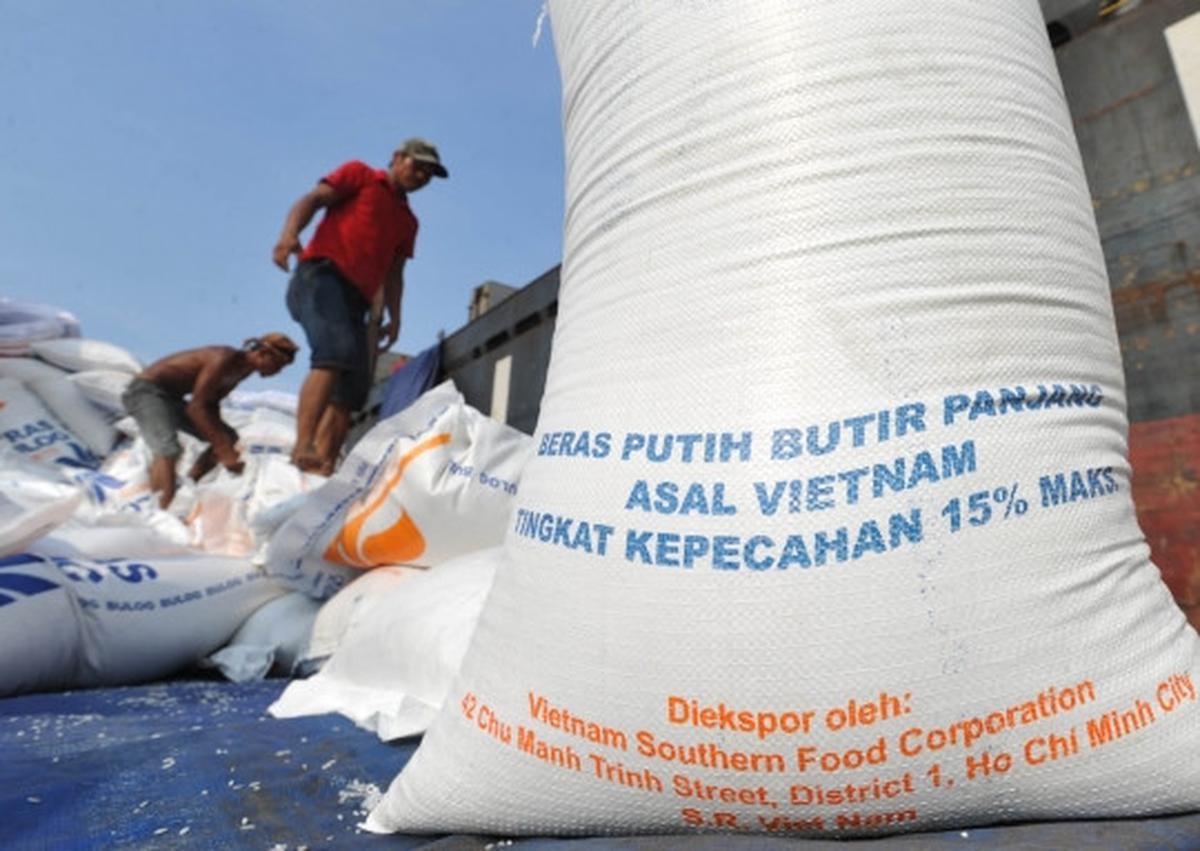 27 Ribu ton beras asal Vietnam tiba di Tanjung Priok
