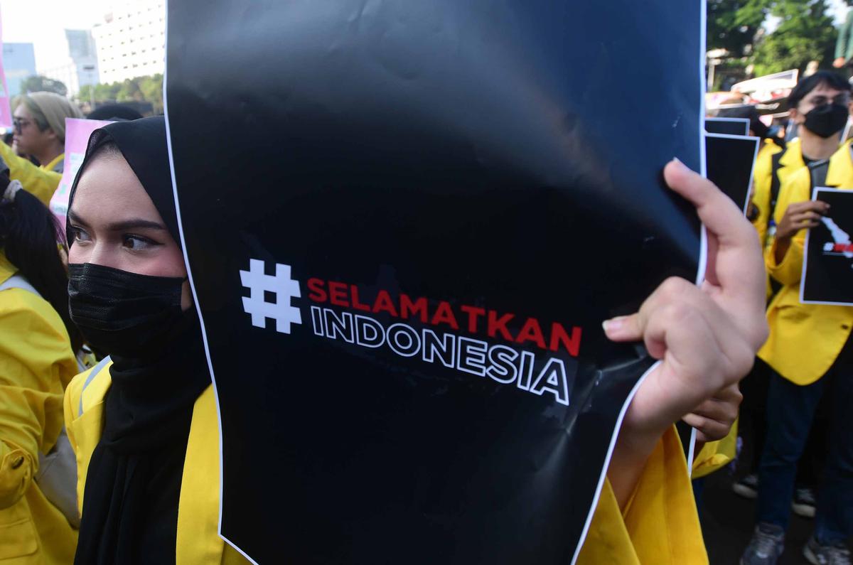 FOTO: Aksi BEM SI "Selamatkan Indonesia" di Gedung DPR