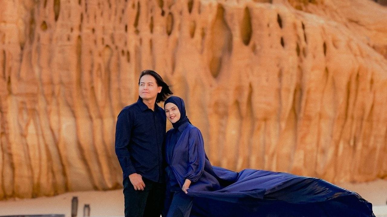 Dalam mitologi Arab, Al Ula dikenal sebagai tempat berhantu yang dihuni oleh jin dan roh jahat. Diceritakan bahwa Nabi Muhammad SAW pernah mempercepat langkahnya saat melewati kota ini untuk menghindarinya.<br>