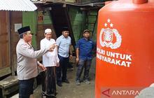 Polres Aceh Barat Salurkan Bantuan Air Bersih untuk Pesantren di Meulaboh, Tingkatkan Kesejahteraan Santri