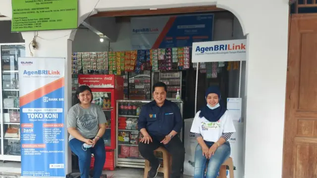Koni Aturrohmah, agen BRILink milik PT Bank Rakyat Indonesia (Persero) Tbk atau BRI. foto: Istimewa