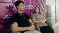 Pasangan Aditya Zoni dan Yasmine Ow dikaruniai anak pertama berjenis kelamin laki-laki, pada hari Sabtu (12/11/2022) sekitar pukul 20.14 WIB di Rumah Sakit Bina Medika. (M. Altaf Jauhar)