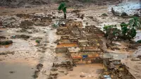 Kondisi kota Bento Rodrigues Brazil saat dinding bendungan roboh dan menyapu wilayah kota (AFP)