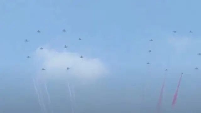 Formasi 80 pesawat tempur F16 Fighting Falcon saatHUT ke-80 RI