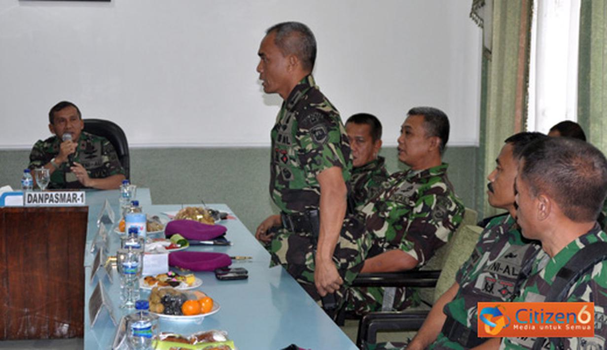 Citizen6, Surabaya: Hadir dalam acara tersebut Kepala Staf Pasmar-1 Kolonel Marinir Dedi Suhendar, Dankolatmar Kolonel Amir Faisol, para Asisten Pasmar-1 beserta Perwira Staf dan Komandan Kolak/Satlak Pasmar-1.(Pengirim: Budi Abdillah)