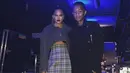 Sebentar lagi, Chrissy Teigen akan menjadi ibu dua anak. Pengumuman itu diberikannya lewat akun Instagramnya dalam sebuah video. Terlihat ia sedang bersama anak pertamanya, Luna. (Instagram/chrissyteigen)