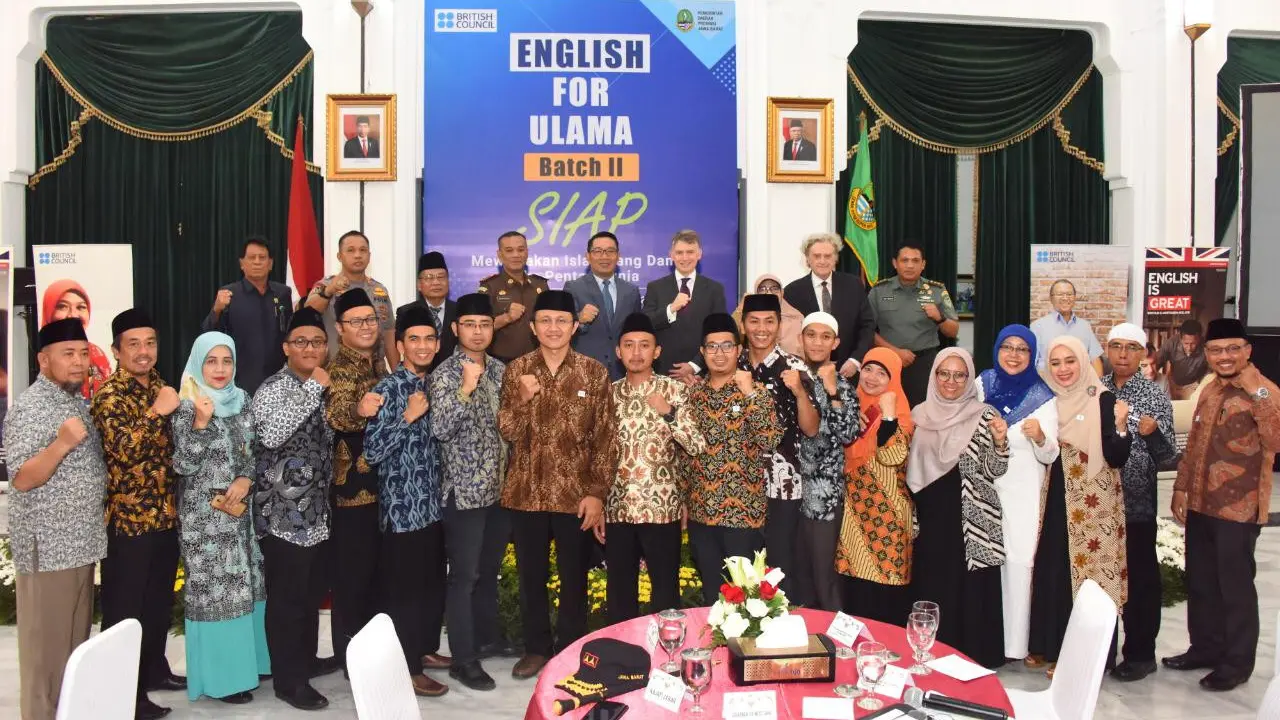 Kedubes Inggris dan British Council mengadakan program Ulama for English di Jawa Barat. Gubernur Ridwan Kamil turut mendukung.