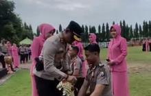 Bintara Polisi Masih Bujangan saat Kenaikan Pangkat, Komandan Langsung Siram Air 'Ben Laku