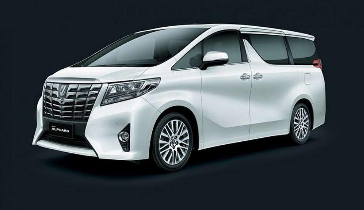 Toyota Alphard generasi ketiga menjadi koleksi yang juga berperan sebagai mobil harian untuk menunjang mobilitasnya yang sangat padat. (Source: toyota.astra.co.id)