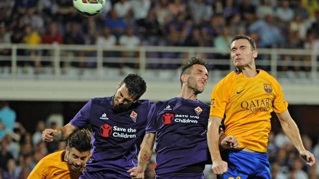 Fiorentina tampil memukau dan mengalahkan Barcelona dengan skor 2-1 pada turnamen pra musim International Champions Cup 2015, Senin (3/8/2015).
