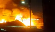 Kebakaran di Kramat Senen, Petugas Masih Berjibaku Padamkan Api