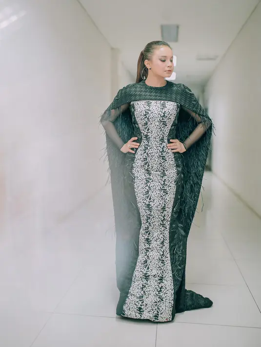 (Instagram/itsrossa)