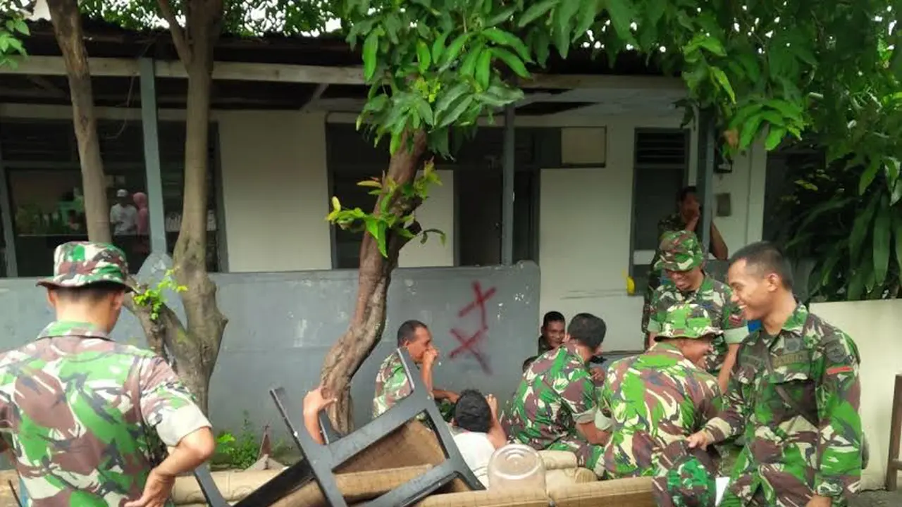 TNI kosongan rumah di Cililitan
