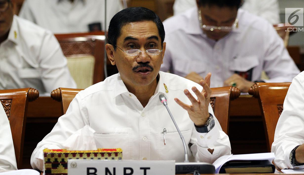Kepala BNPT Suhardi Alius saat Rapat Dengar Pendapat (RDP) dengan Komisi III DPR di Jakarta, Kamis (7/6). Rapat membahas Rencana Kerja dan Anggaran Kementerian dan Lembaga (RKAKL) dan Rencana Kerja Pemerintah (RKP) Tahun 2019. (Liputan6.com/JohanTallo)