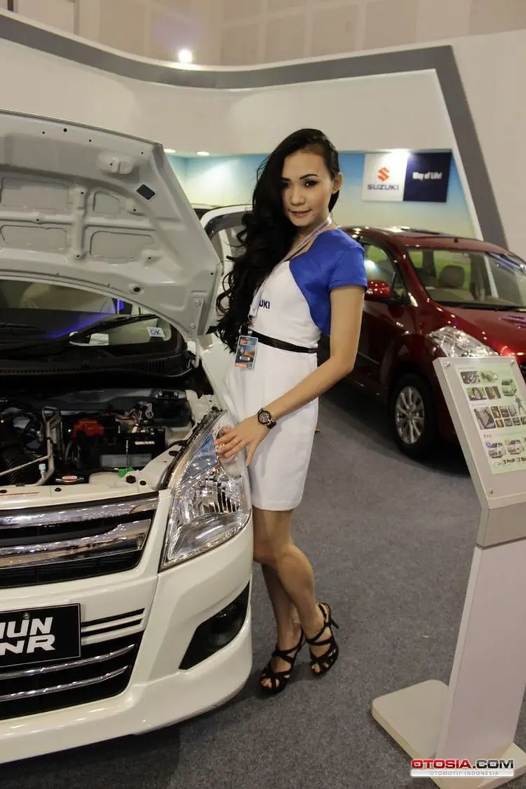 Pesona Kecantikan Para Gadis Asal Kota Surabaya