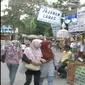 Bernostalgia dengan masa lalu, warga di Yogyakarta antusias berkunjung ke pasar kangen yang digelar tahunan ini.