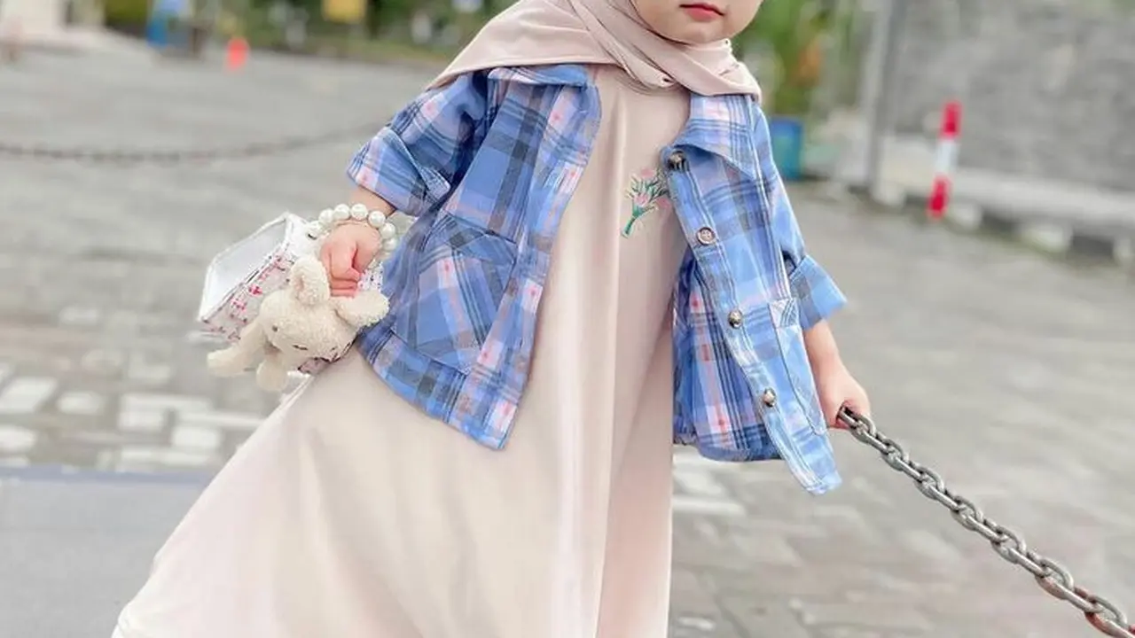 Model Baju 2024 ala Bayi Perempuan para Selebritis