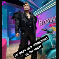 Ditegur karena Gaya Busanaya Mirip Perempuan, Ivan Gunawan Sebut KPI Tidak Paham Fesyen. foto: Insta Story Instagram @ivan_gunawan